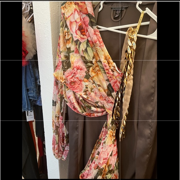 Sienna one sleeve gown by Bronx and Banco - Size Medium // Brand New, never worn - Picture 11 of 11